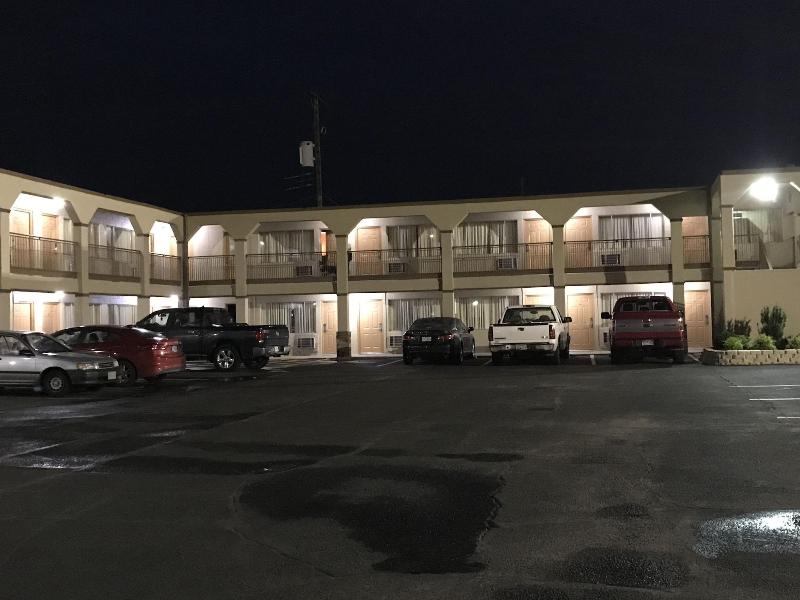 Hutchinson Inn image