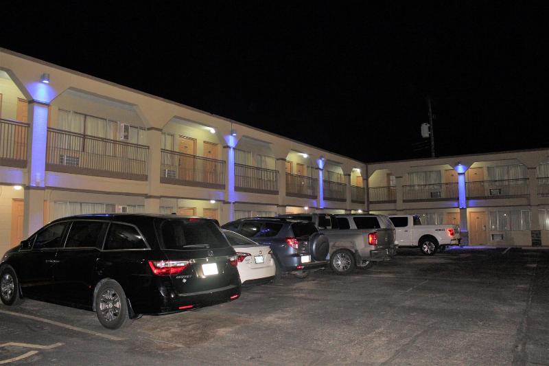 Hutchinson Inn image