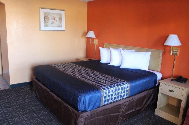 Hutchinson Inn image