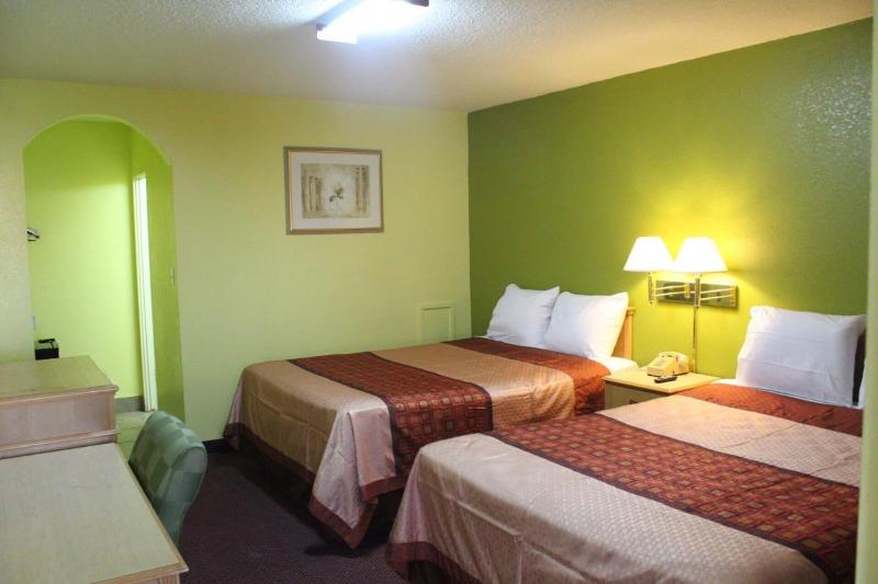 Hutchinson Inn image