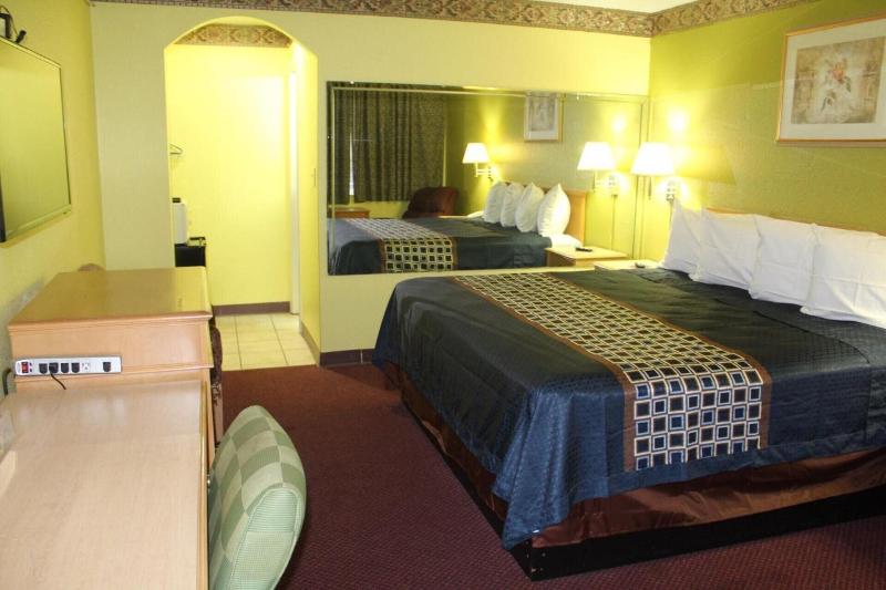 Hutchinson Inn image
