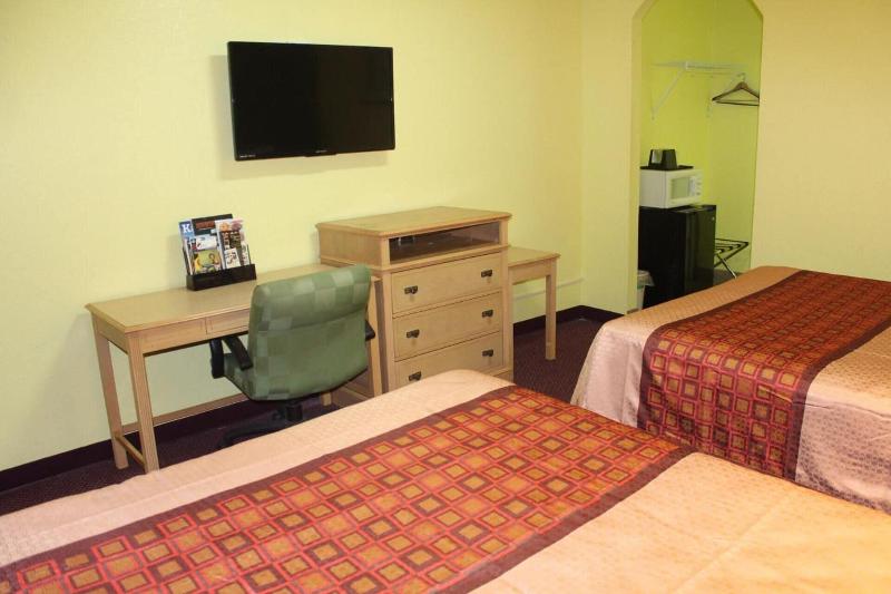 Hutchinson Inn image