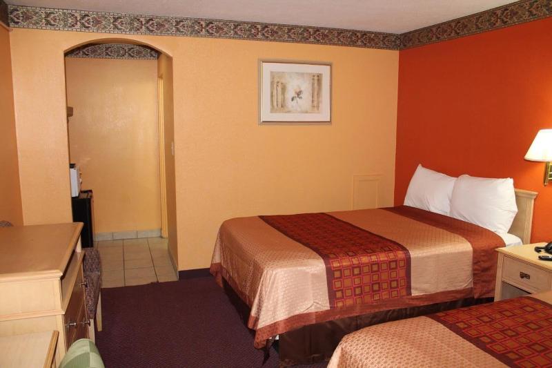 Hutchinson Inn image