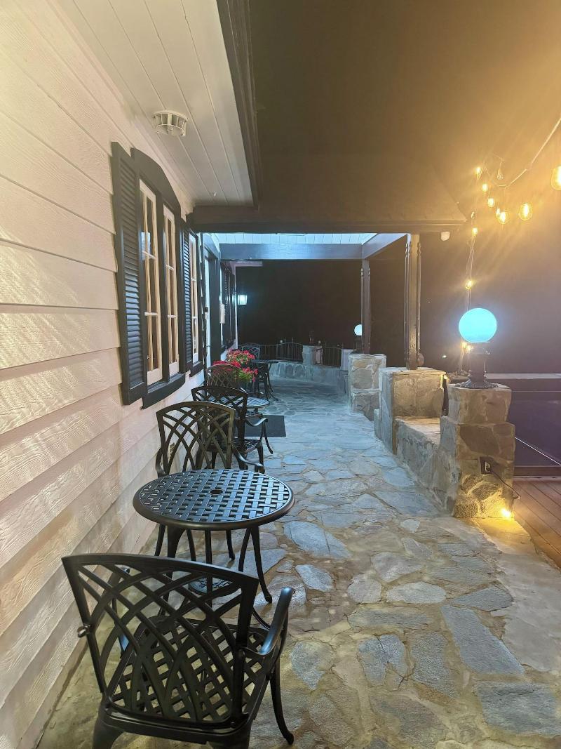 Arrowhead Lake Inn image