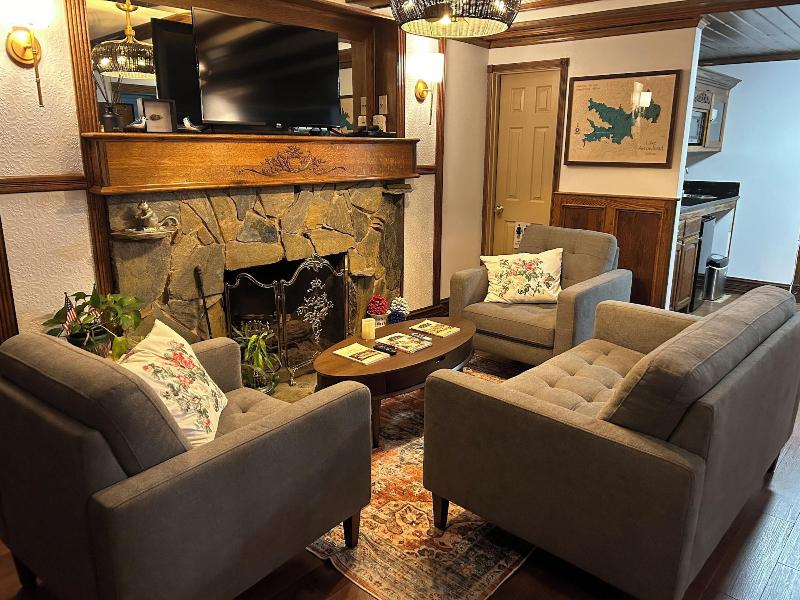 Arrowhead Lake Inn image