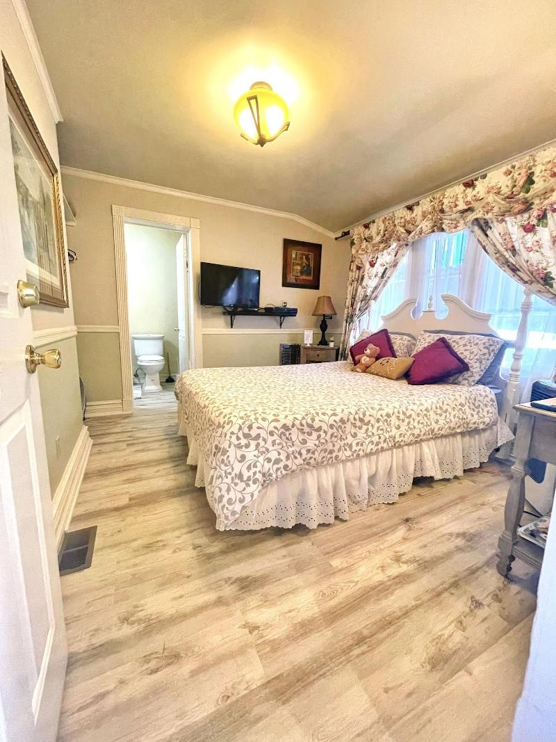 Arrowhead Lake Inn image