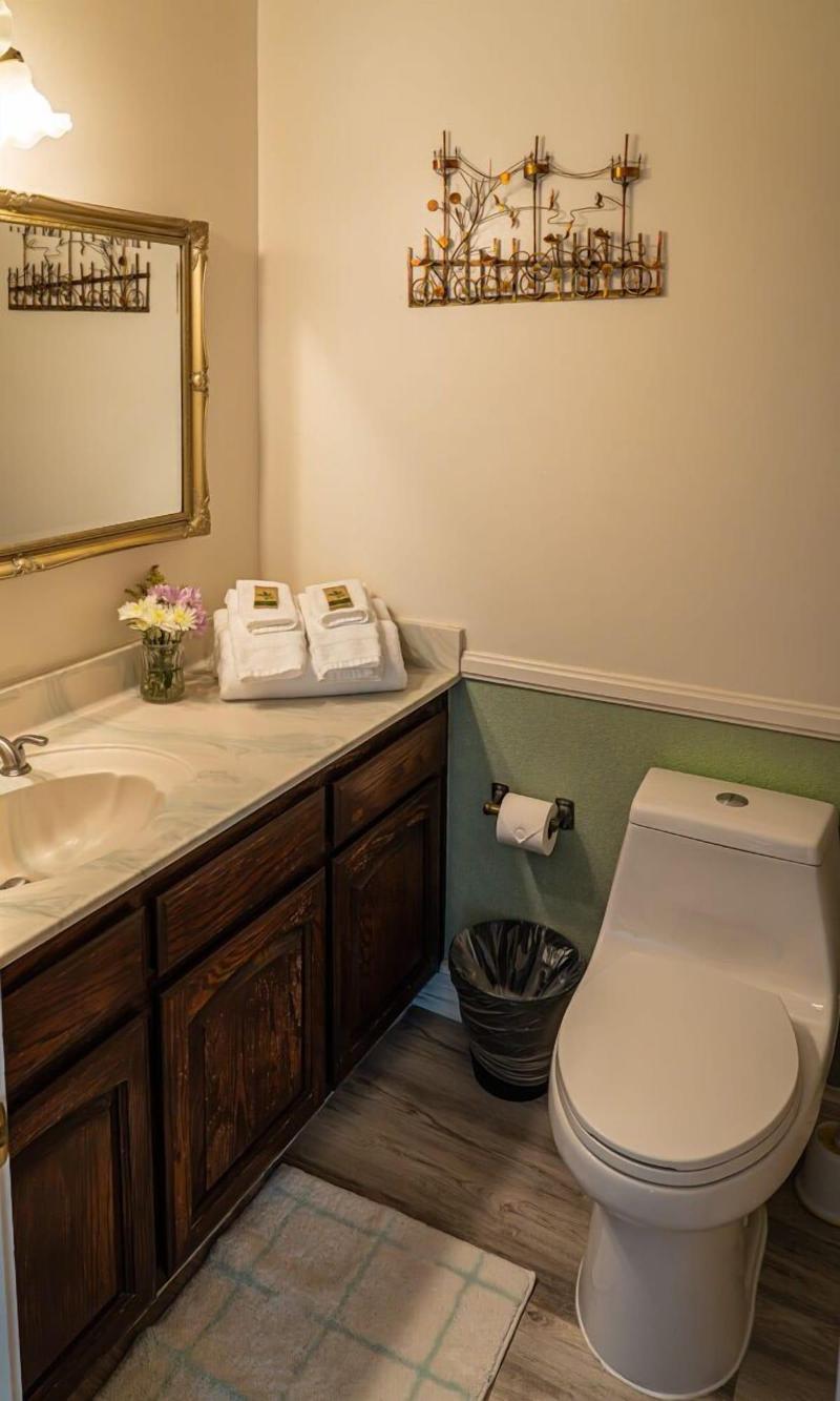 Arrowhead Lake Inn image