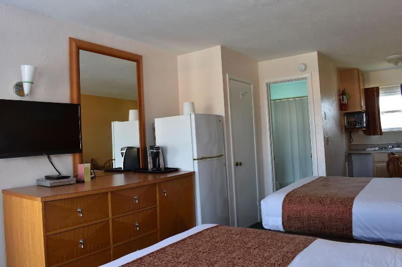 Blue Water Motel image