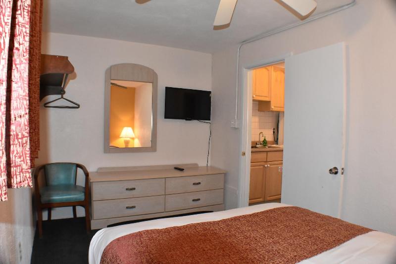 Blue Water Motel image