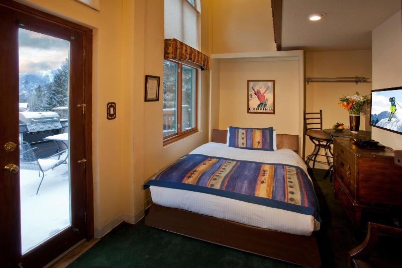 Alpine Village Suites image