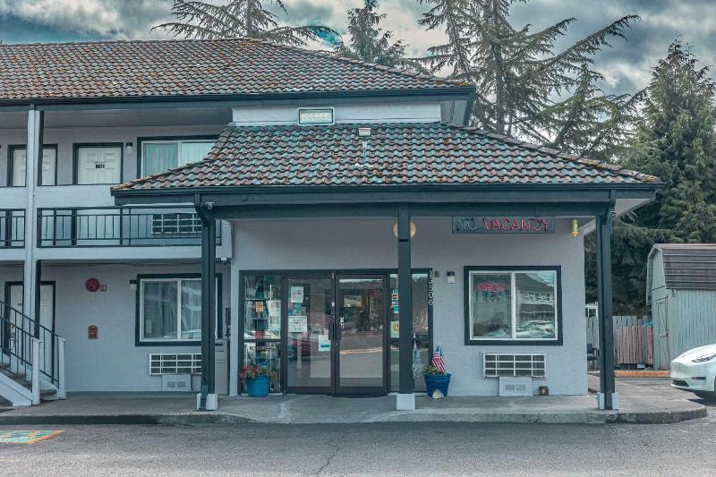 Sumner Motor Inn image