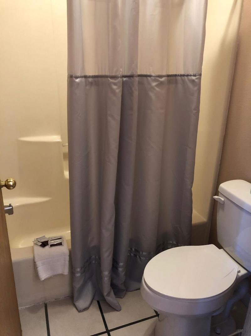 Sumner Motor Inn image