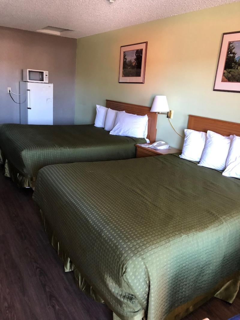 Sumner Motor Inn image