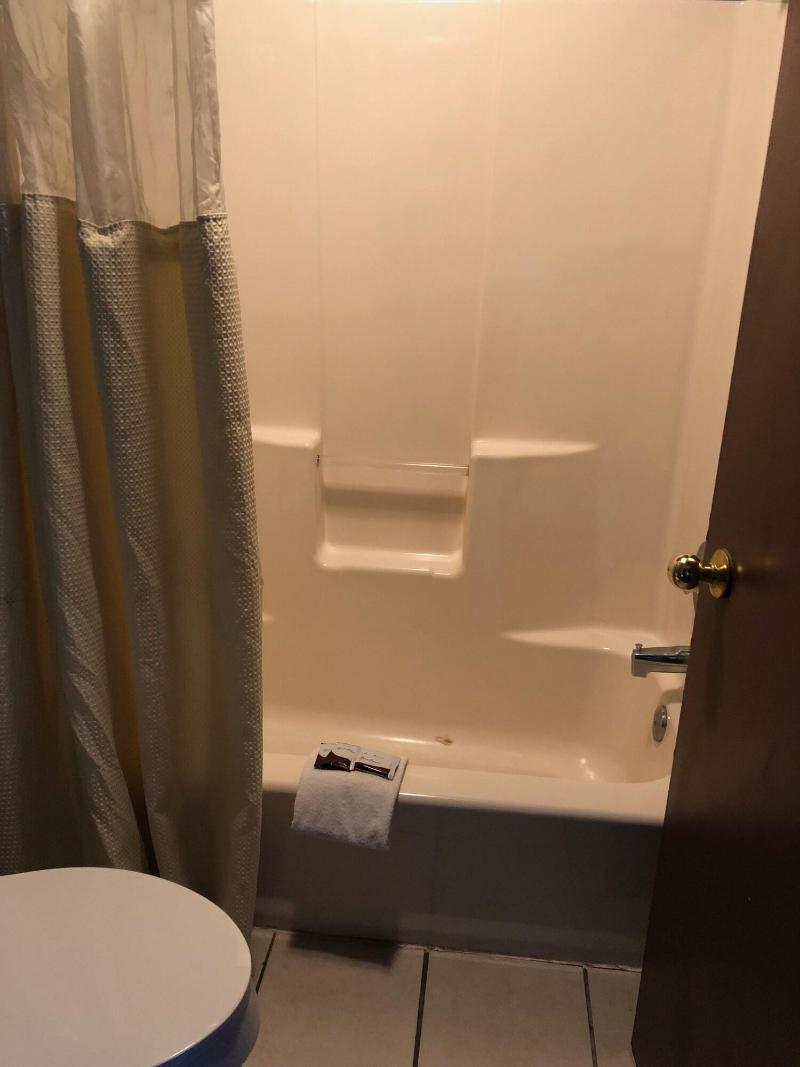 Sumner Motor Inn image