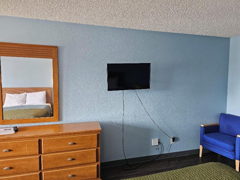 Sumner Motor Inn image
