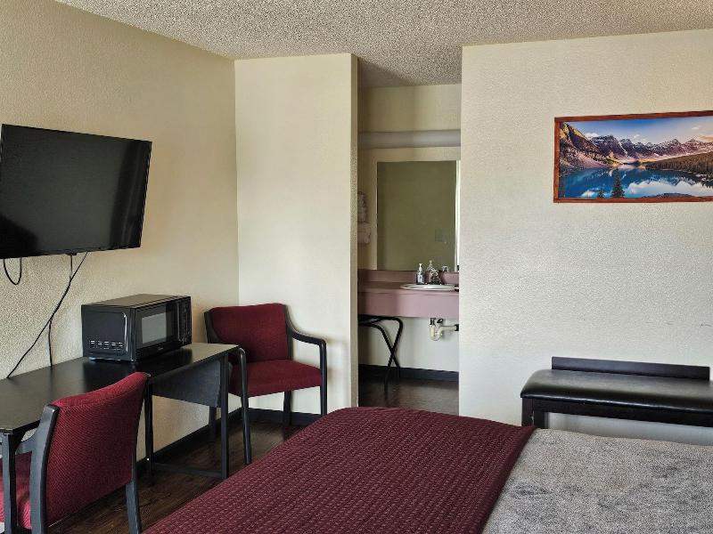 Sumner Motor Inn image