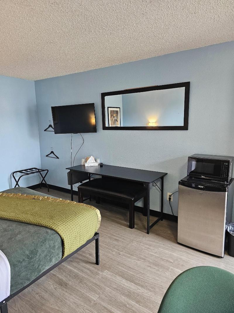 Sumner Motor Inn image