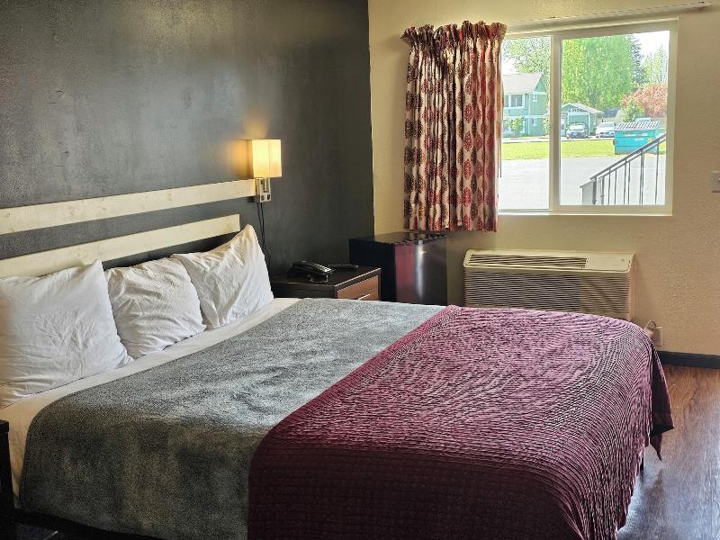 Sumner Motor Inn image