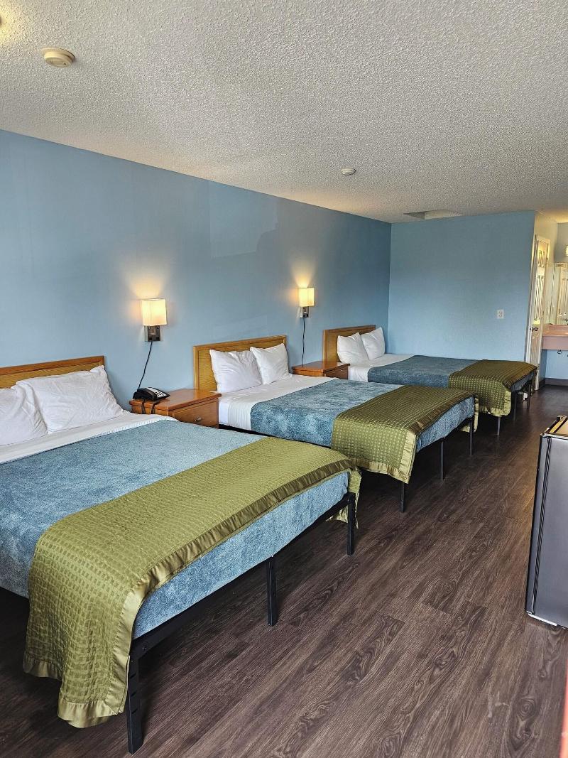 Sumner Motor Inn image