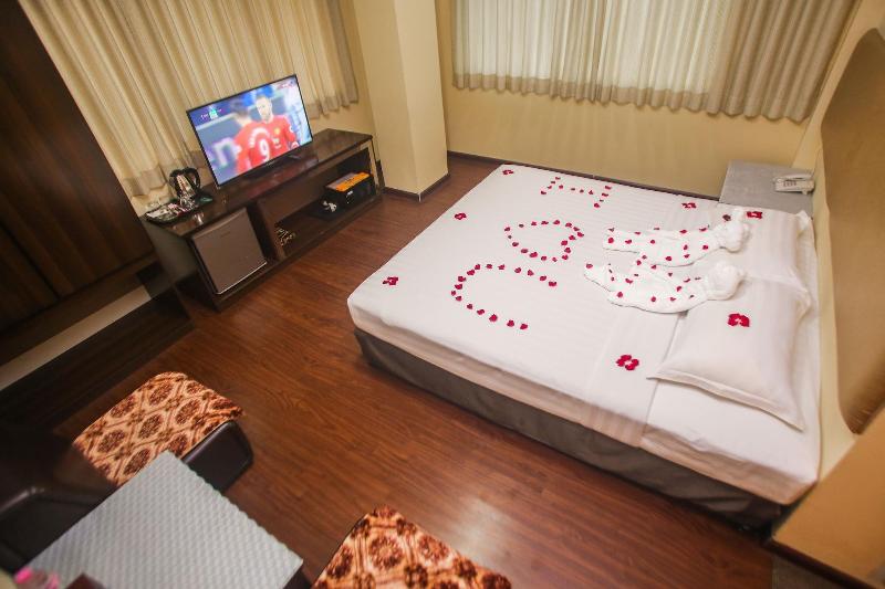 Grace Treasure Hotel image