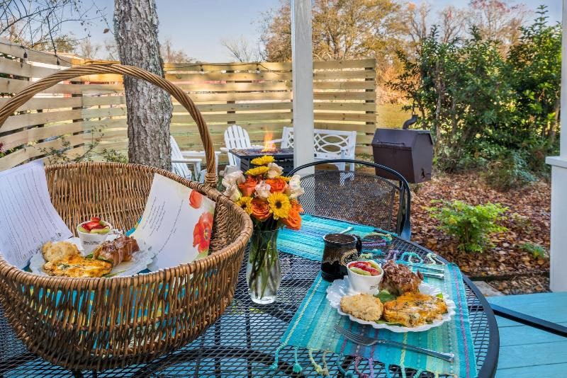 Maison D Memoire Bed Breakfast Cottages image