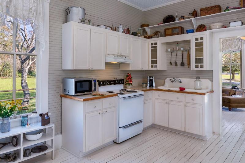 Maison D Memoire Bed Breakfast Cottages image