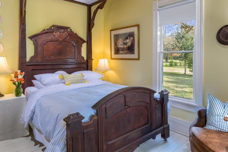 Maison D Memoire Bed Breakfast Cottages image