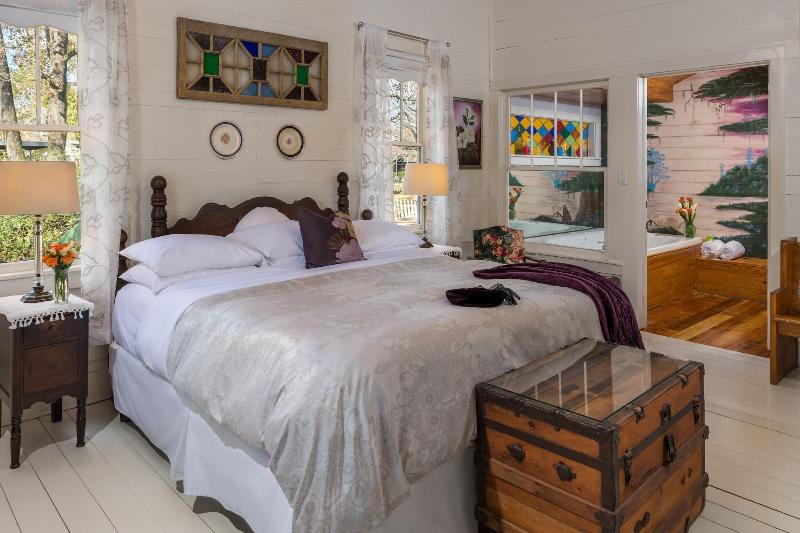 Maison D Memoire Bed Breakfast Cottages image