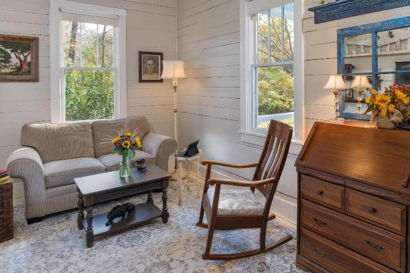 Maison D Memoire Bed Breakfast Cottages image