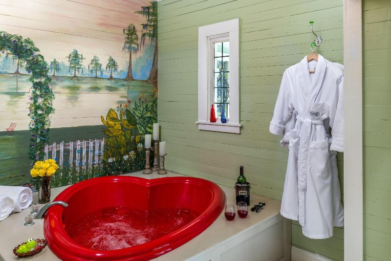 Maison D Memoire Bed Breakfast Cottages image