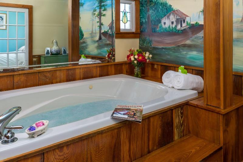 Maison D Memoire Bed Breakfast Cottages image