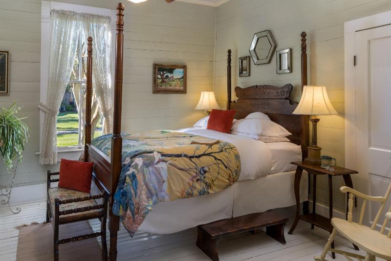 Maison D Memoire Bed Breakfast Cottages image