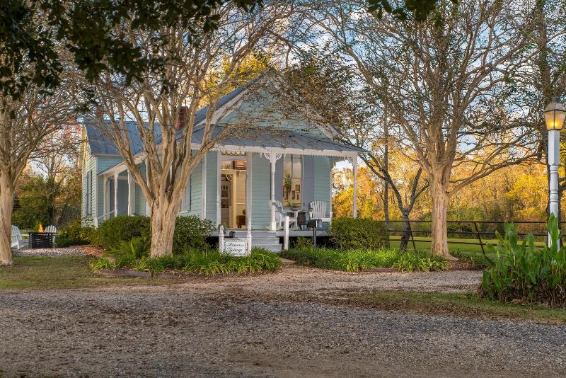 Maison D Memoire Bed Breakfast Cottages image