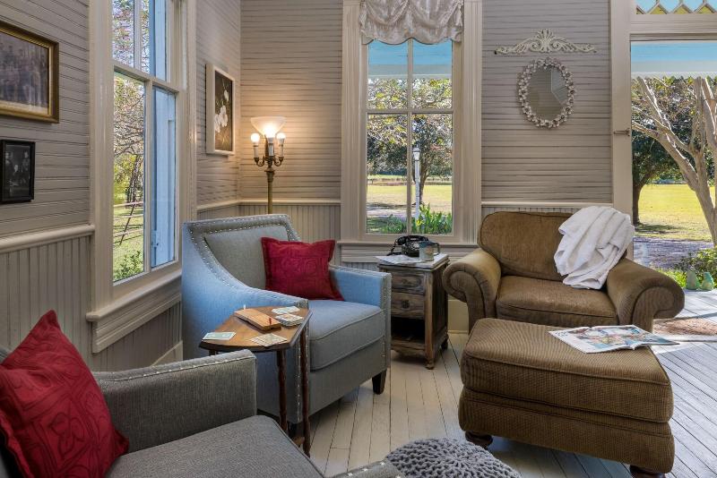 Maison D Memoire Bed Breakfast Cottages image