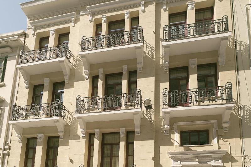 Gatto Perso Luxury Apartments image