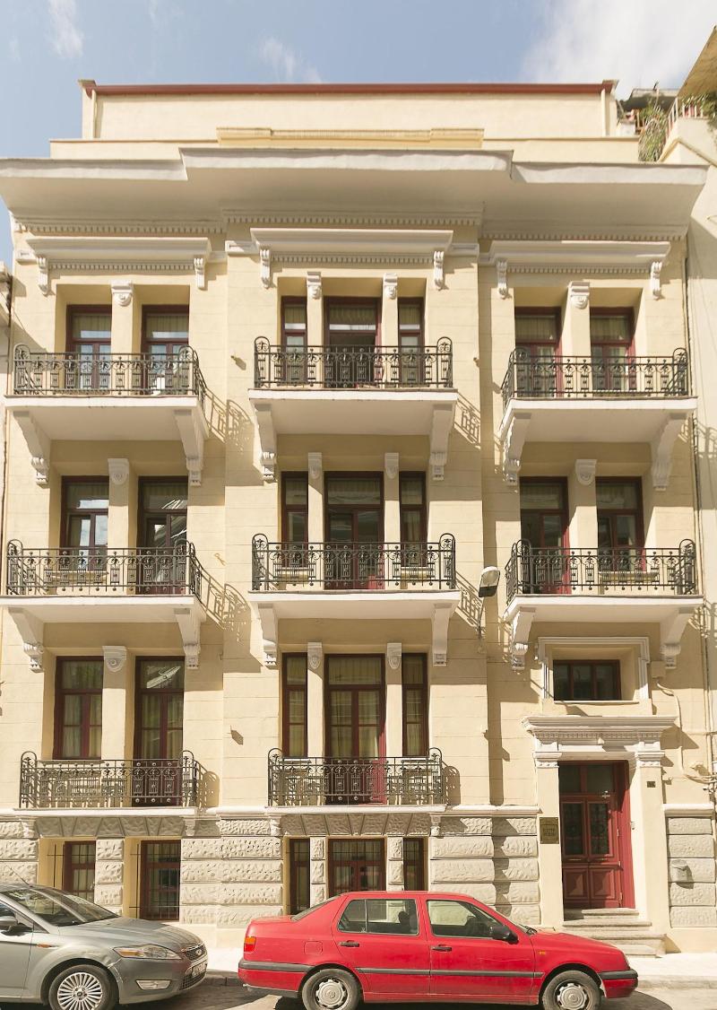 Gatto Perso Luxury Apartments image