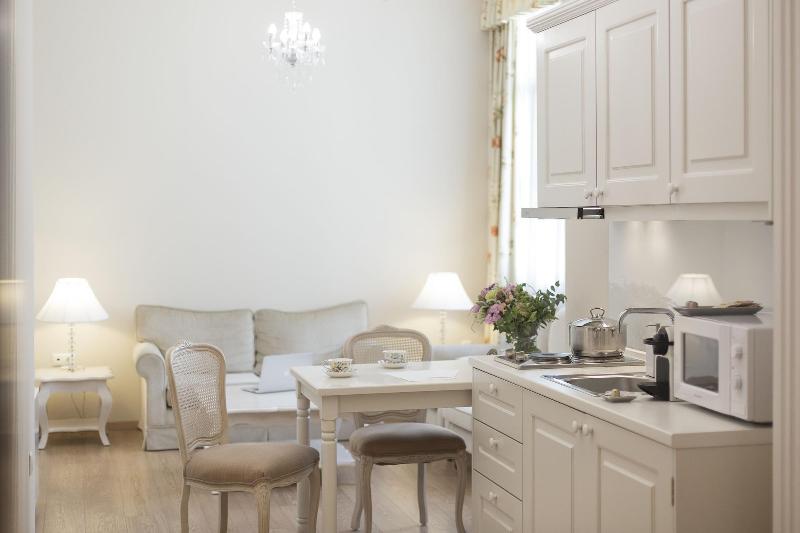 Gatto Perso Luxury Apartments image