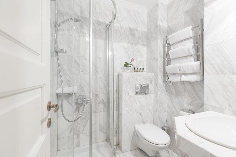 Gatto Perso Luxury Apartments image