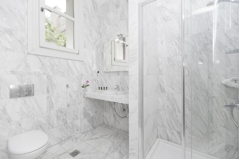 Gatto Perso Luxury Apartments image
