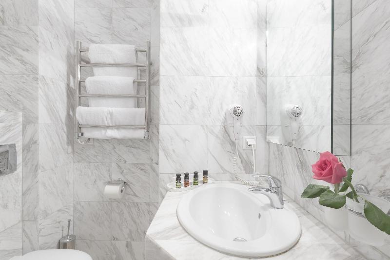 Gatto Perso Luxury Apartments image