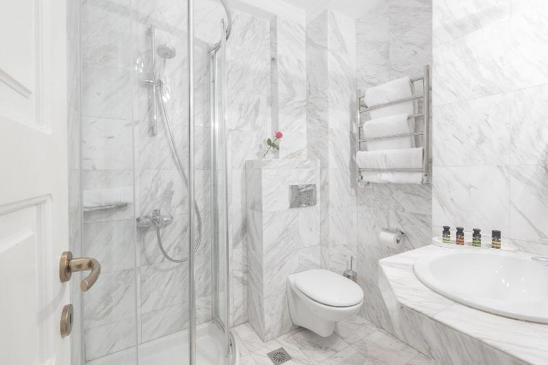 Gatto Perso Luxury Apartments image