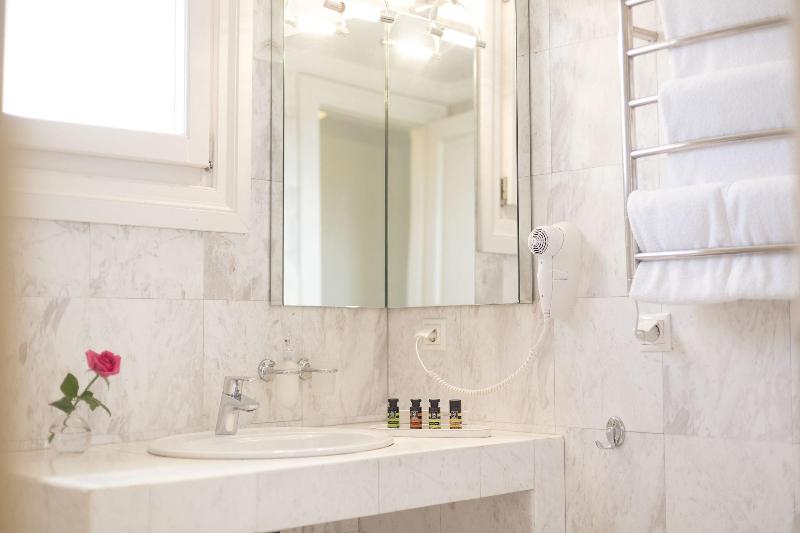 Gatto Perso Luxury Apartments image