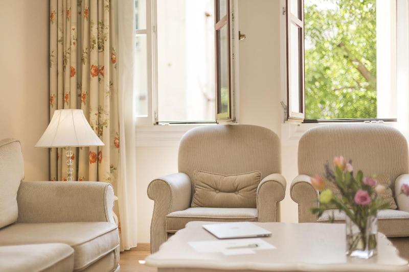 Gatto Perso Luxury Apartments image