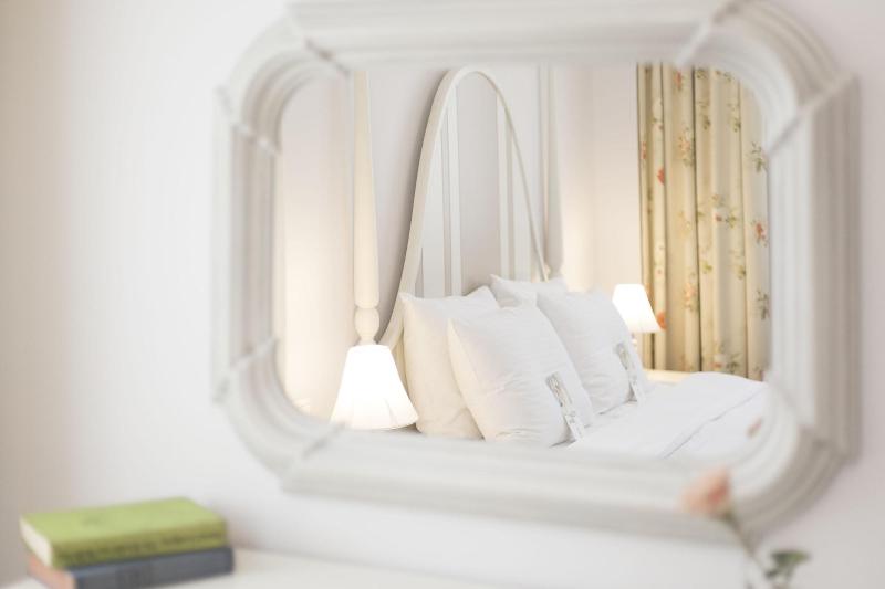 Gatto Perso Luxury Apartments image
