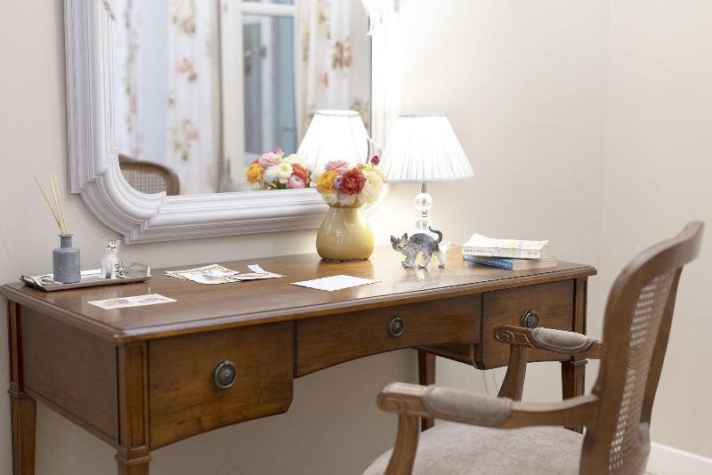 Gatto Perso Luxury Apartments image