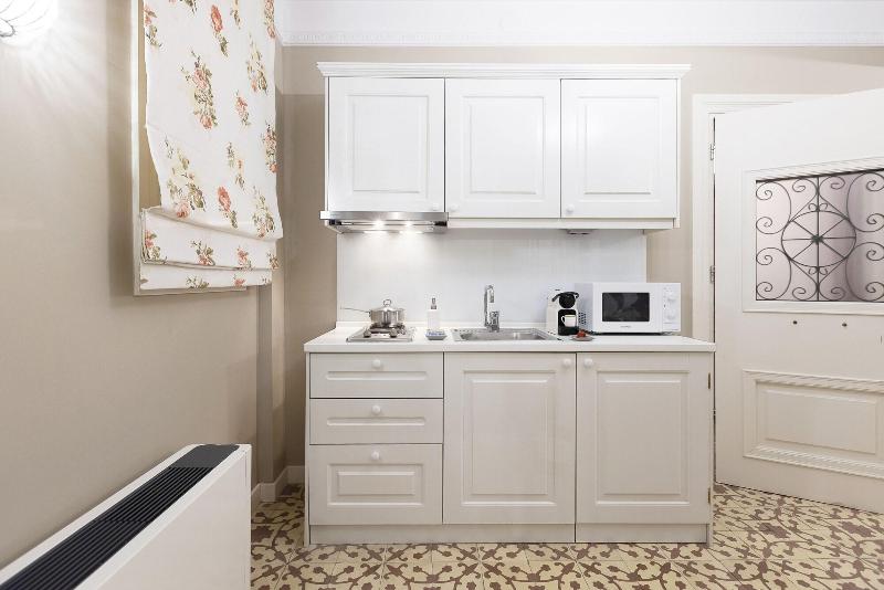 Gatto Perso Luxury Apartments image