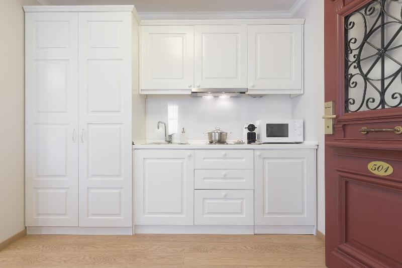 Gatto Perso Luxury Apartments image