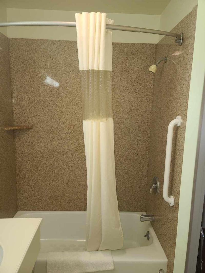 Budget Inn Farmington image
