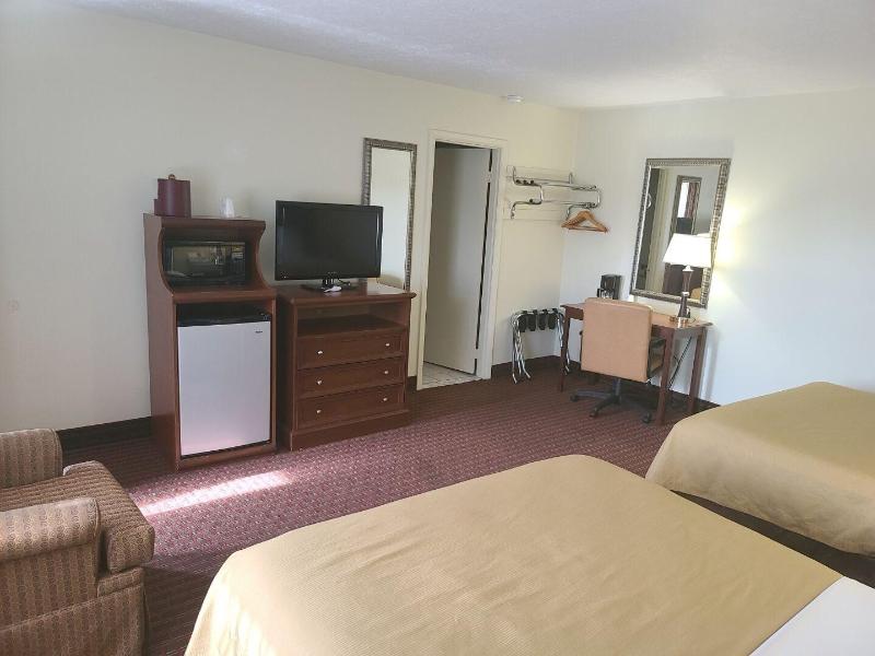 Budget Inn Farmington image