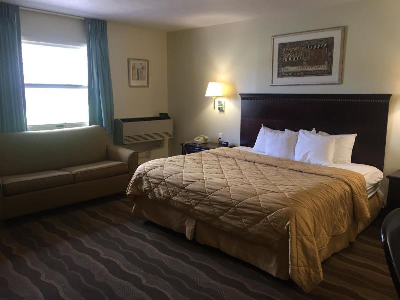 Budget Inn Farmington image